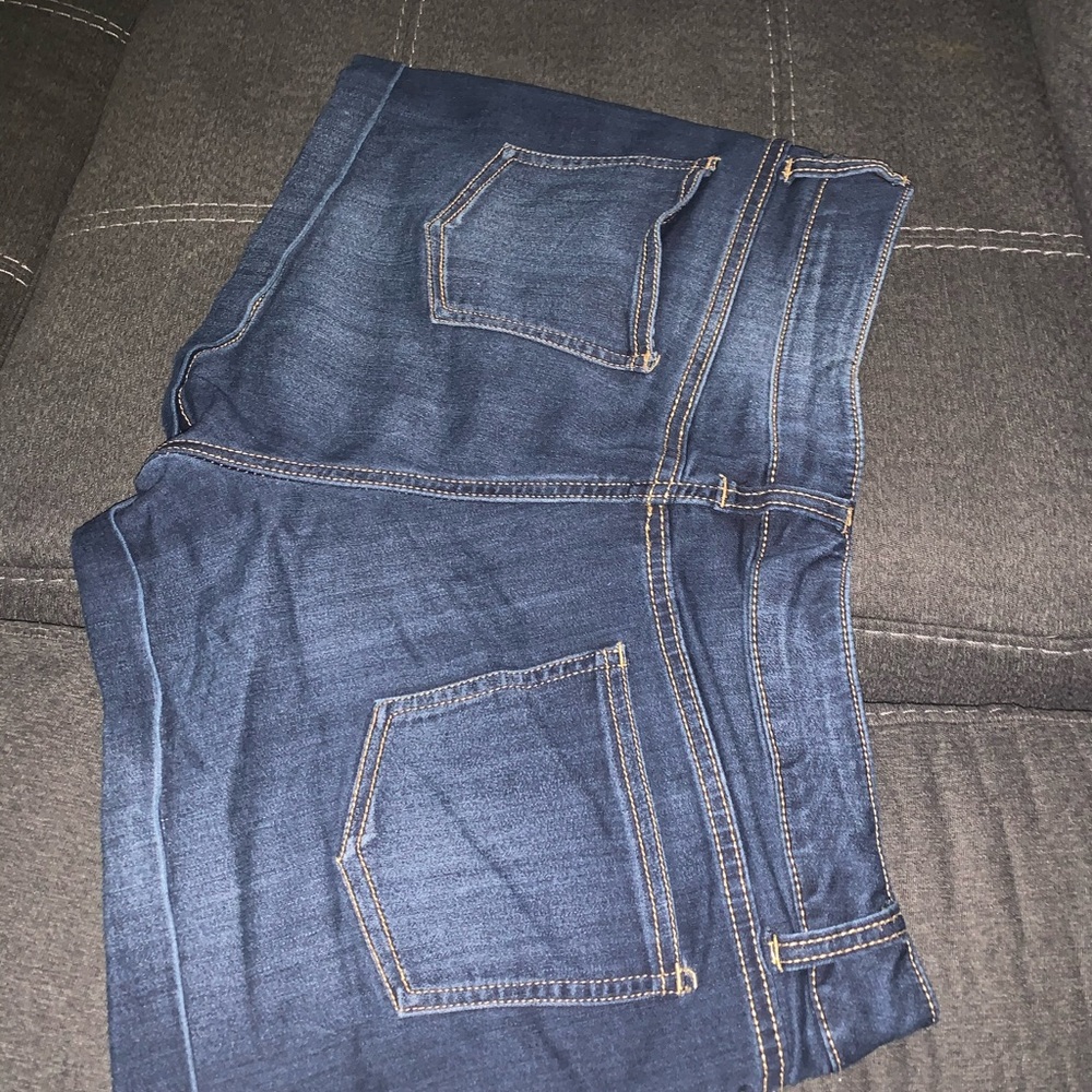 Shorts - Picture 2 of 2